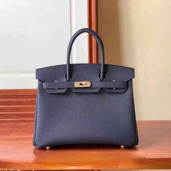 7A+ totes Berkin bag top quality women Handmade fashion women purse cowhide leather pochette clutchdesigner Togo Luxury designer Handbags, Red gold stock
7A+ totes Berkin bag top quality women Handmade fashion women purse cowhide leather pochette clutchdesigner Togo Luxury designer Handbags, Red gold stock