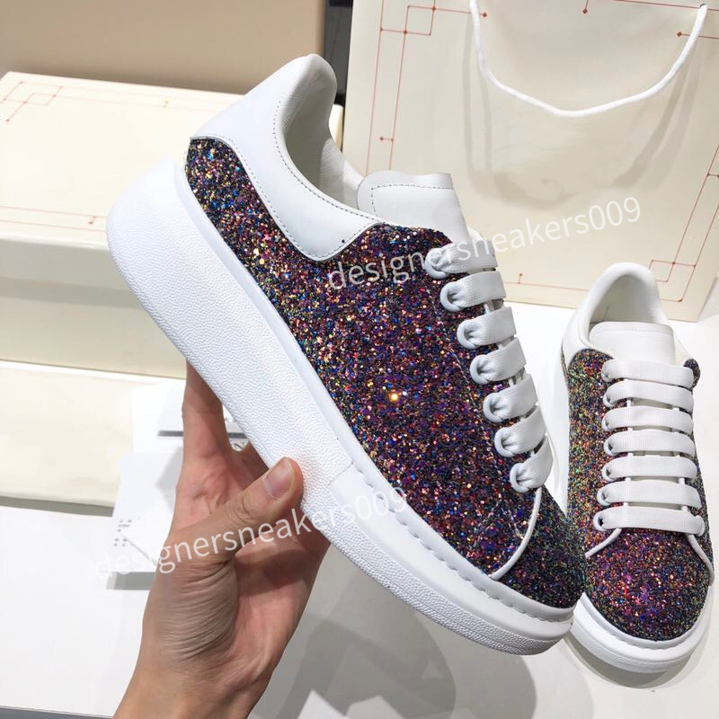2021 Men Women Shoe Designer Leather Lace Up Platform Oversized Sole Sneakers White Black mens womens Luxury velvet suede Casual Dress Shoes size35-46, 12
2021 Men Women Shoe Designer Leather Lace Up Platform Oversized Sole Sneakers White Black mens womens Luxury velvet suede Casual Dress Shoes size35-46, 12
