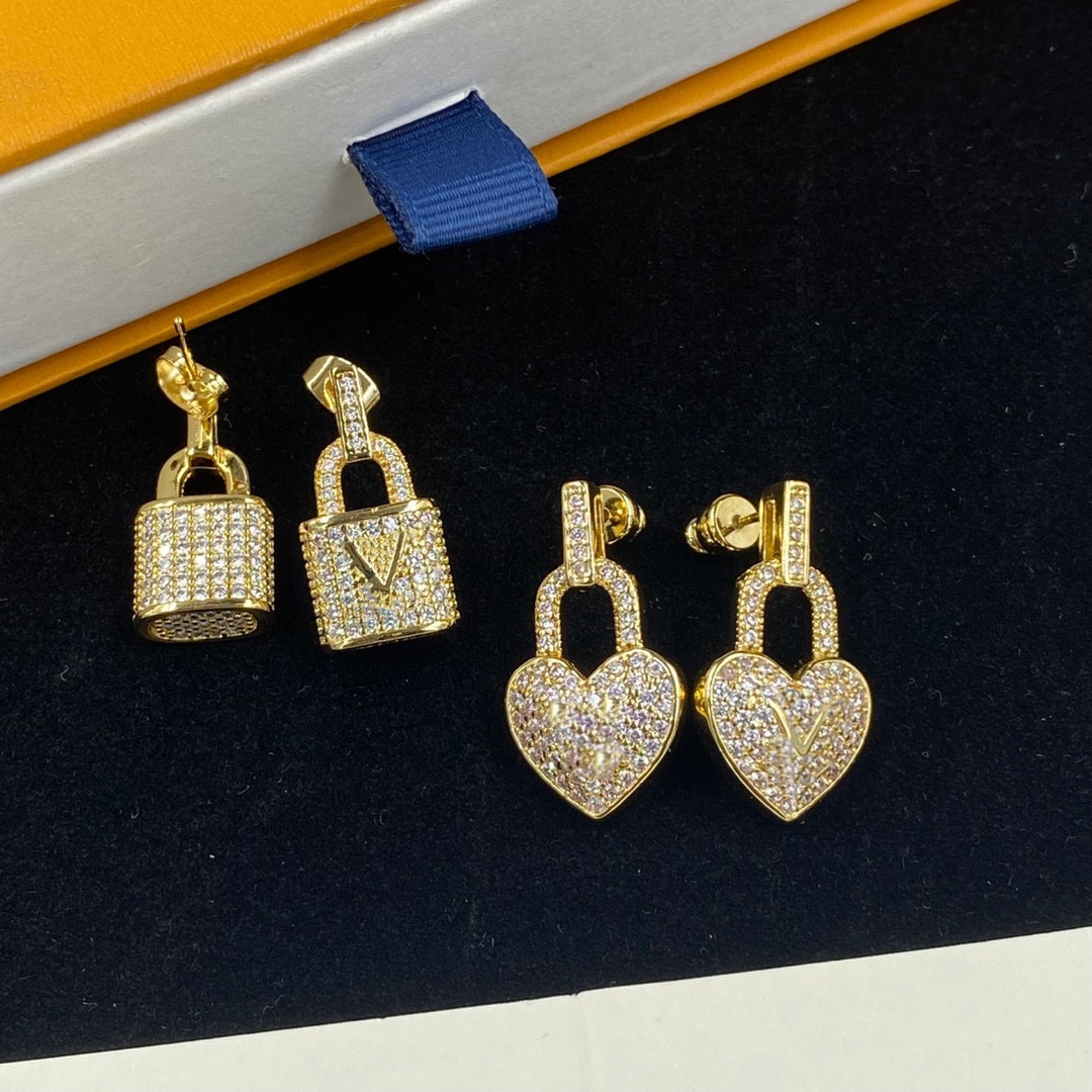 Hoop Gold Designer Earrings for Woman Original Letter Earrings Fashion Couple Luxury Earring Jewelry Supply
Hoop Gold Designer Earrings for Woman Original Letter Earrings Fashion Couple Luxury Earring Jewelry Supply