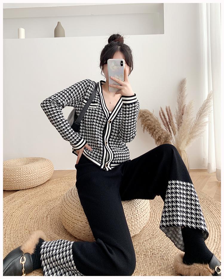 Autumn Sweater Women Sweet Knitted Sweater Sets Plaid Two Piece Set Buttoned V-Neck Cardigan&Striped Trousers 2 PC Suits, Pink
Autumn Sweater Women Sweet Knitted Sweater Sets Plaid Two Piece Set Buttoned V-Neck Cardigan&Striped Trousers 2 PC Suits, Pink