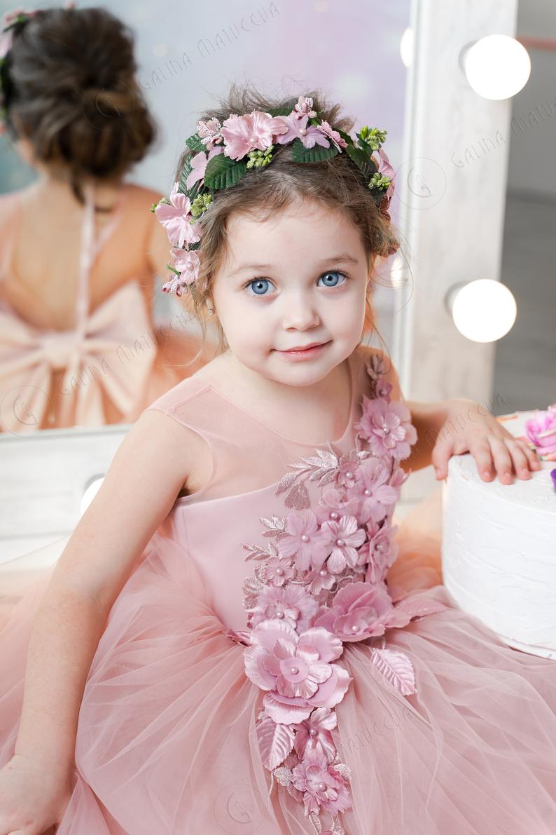 Cute Flower Girl Dresses For Wedding Jewel Neck Lace Floral Appliques Tiered Skirts Girls Pageant Dress A Line Kids Birthday Gowns