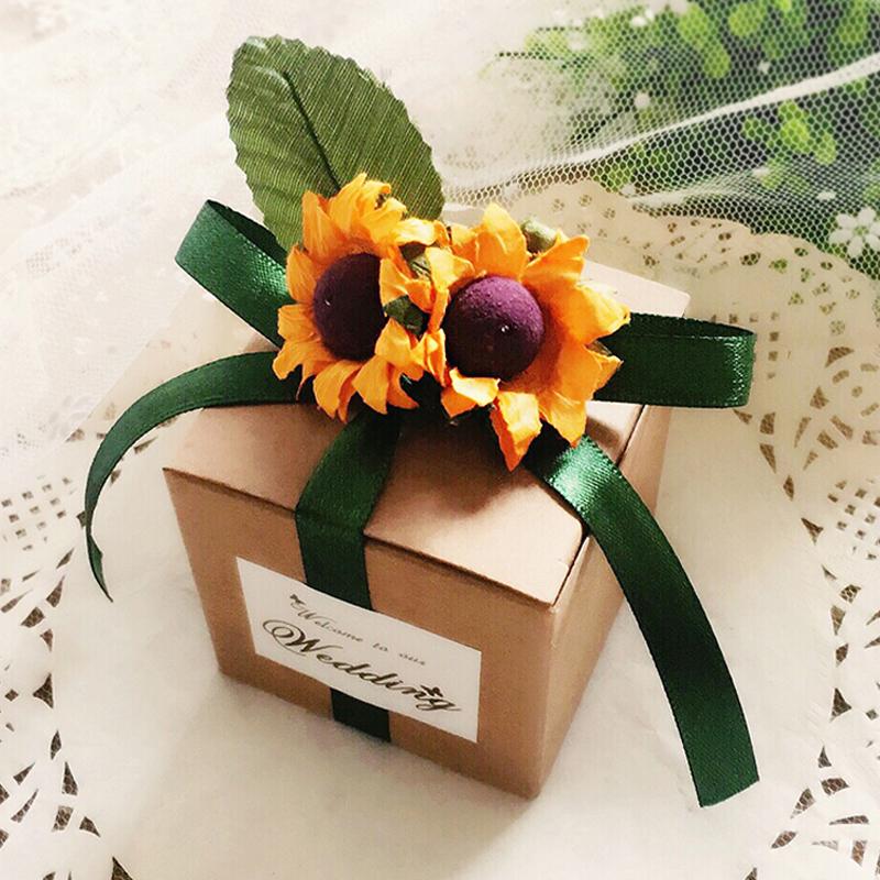 25pcs/lot Kraft Paper Sunflower Candy Box Retro Mini paper box DIY Wedding Gifts Boxes With Ribbons Candy Bags Party Supplies
25pcs/lot Kraft Paper Sunflower Candy Box Retro Mini paper box DIY Wedding Gifts Boxes With Ribbons Candy Bags Party Supplies