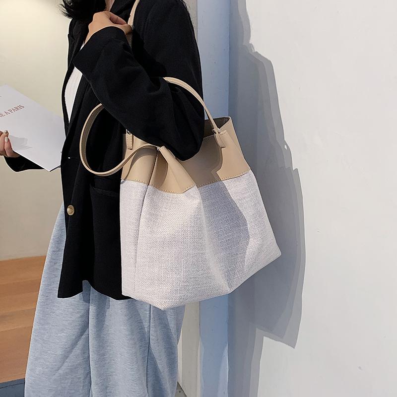 HISUELY Trendy Underarm Bag Women 2021 New Fashion Stone Pattern Bucket Bag Casual All-match Braided Shoulder Messenger Q1, Black
HISUELY Trendy Underarm Bag Women 2021 New Fashion Stone Pattern Bucket Bag Casual All-match Braided Shoulder Messenger Q1, Black
