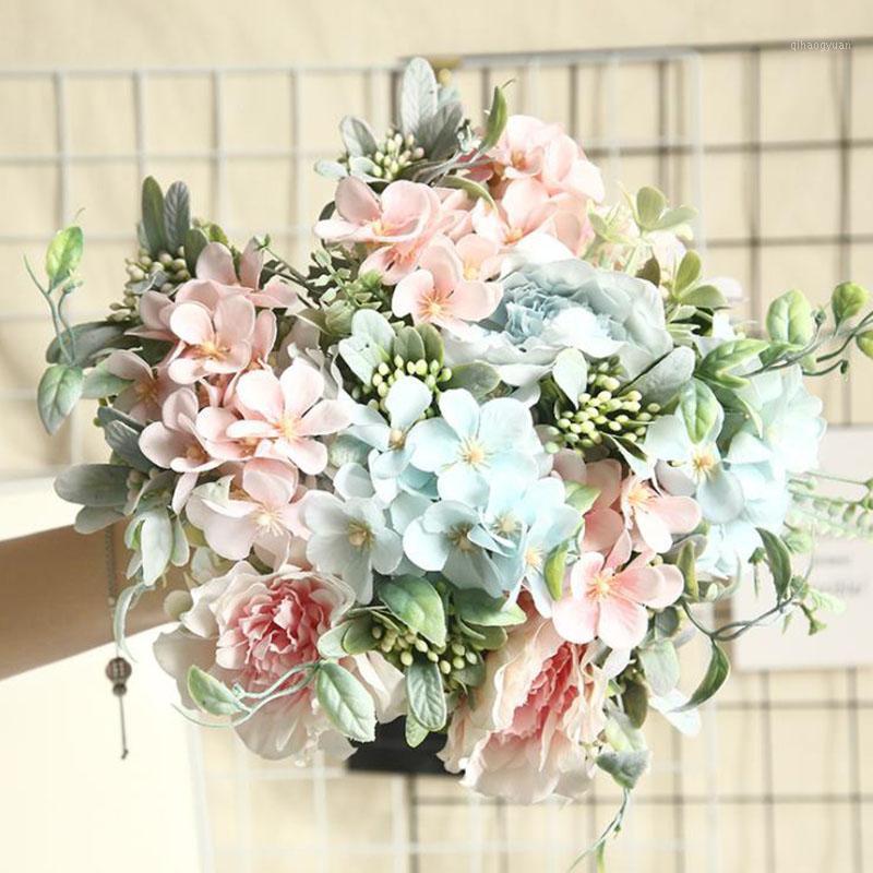 Artificial rose flower Silk flower Bouquet For Wedding party Festival Supplies Home Decor Fake plants decor Simulation flowers1
Artificial rose flower Silk flower Bouquet For Wedding party Festival Supplies Home Decor Fake plants decor Simulation flowers1