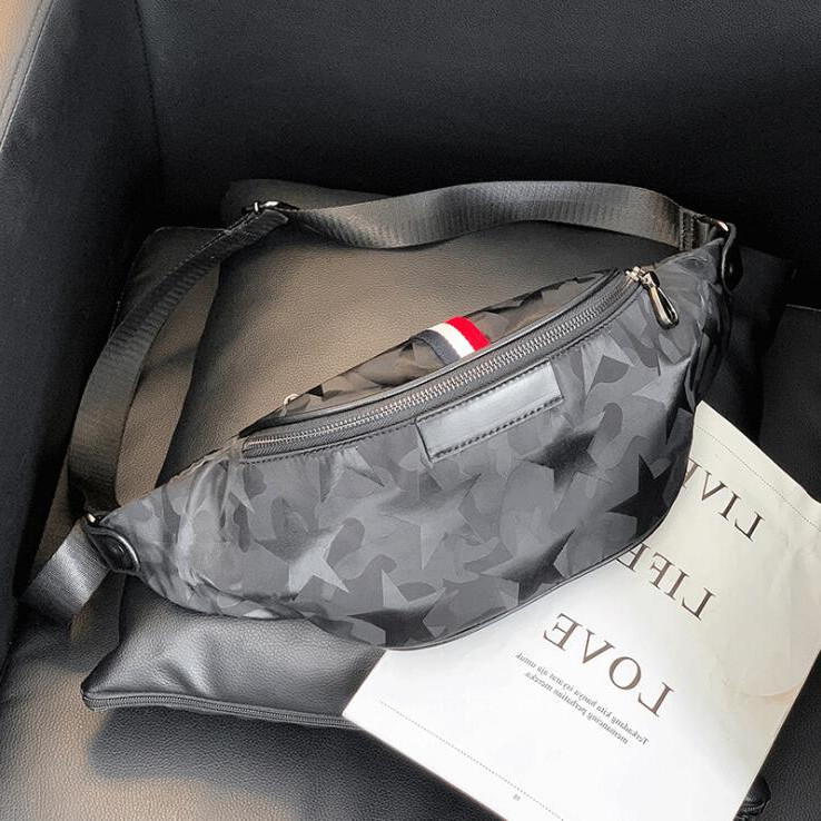 wholesale men handbag street trend camouflage chest bag new contrast leather shoulder bag outdoor leisure waterproof nylon men pockets
wholesale men handbag street trend camouflage chest bag new contrast leather shoulder bag outdoor leisure waterproof nylon men pockets