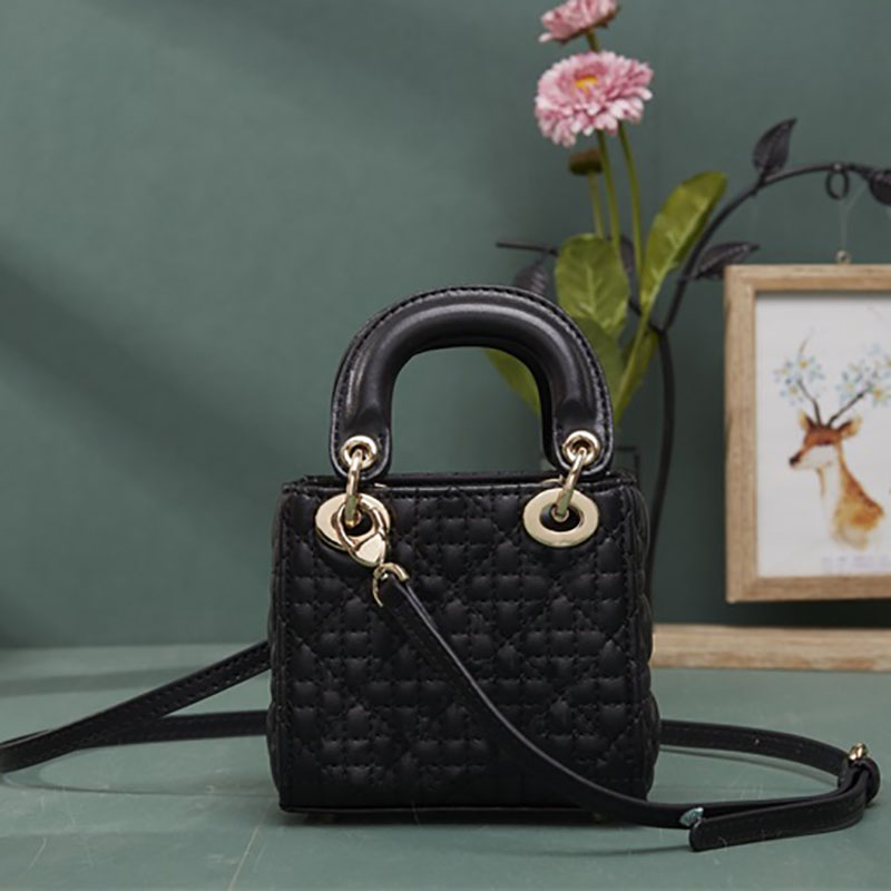 Top Quality leather houndstooth shoulder bag designer luxury Mini Black Red CrossBody bag lady Diamond Lattice handbag 12cm, Color 2
Top Quality leather houndstooth shoulder bag designer luxury Mini Black Red CrossBody bag lady Diamond Lattice handbag 12cm, Color 2