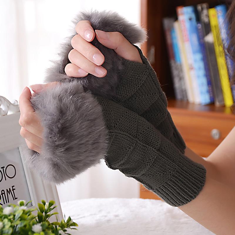 Five Fingers Gloves Winter Women Plush Faux Fur Knitting Wool Keep Warm Fashion Long Mitten Fingerless Lady Girl Half Finger Soft Glove
Five Fingers Gloves Winter Women Plush Faux Fur Knitting Wool Keep Warm Fashion Long Mitten Fingerless Lady Girl Half Finger Soft Glove