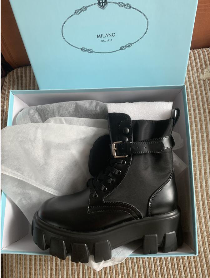 High Quality Original Women Black Boots Martin Boots Detachable Nylon Pouch Combat Boots Ladies Outdoor Thick Bottom Shoes Mid-length Boot
High Quality Original Women Black Boots Martin Boots Detachable Nylon Pouch Combat Boots Ladies Outdoor Thick Bottom Shoes Mid-length Boot