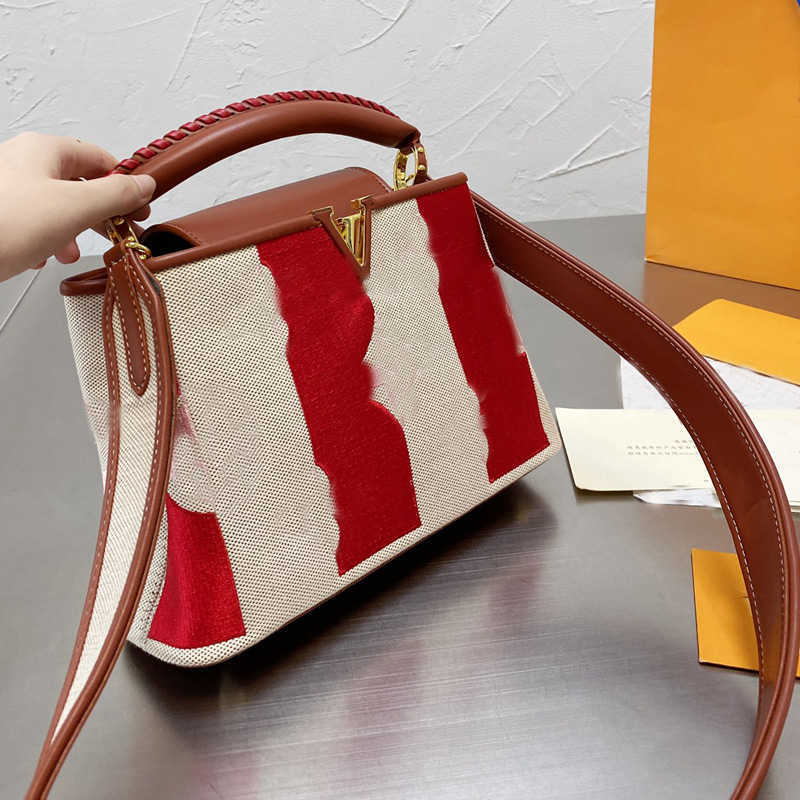 CLASSIC FLOWER Women Handbag Bag Fashion Crosssbody Bags High Quality Tote Pouch Heavy Industry Embroidery Latest Wide Shoulder Straps, Red
CLASSIC FLOWER Women Handbag Bag Fashion Crosssbody Bags High Quality Tote Pouch Heavy Industry Embroidery Latest Wide Shoulder Straps, Red