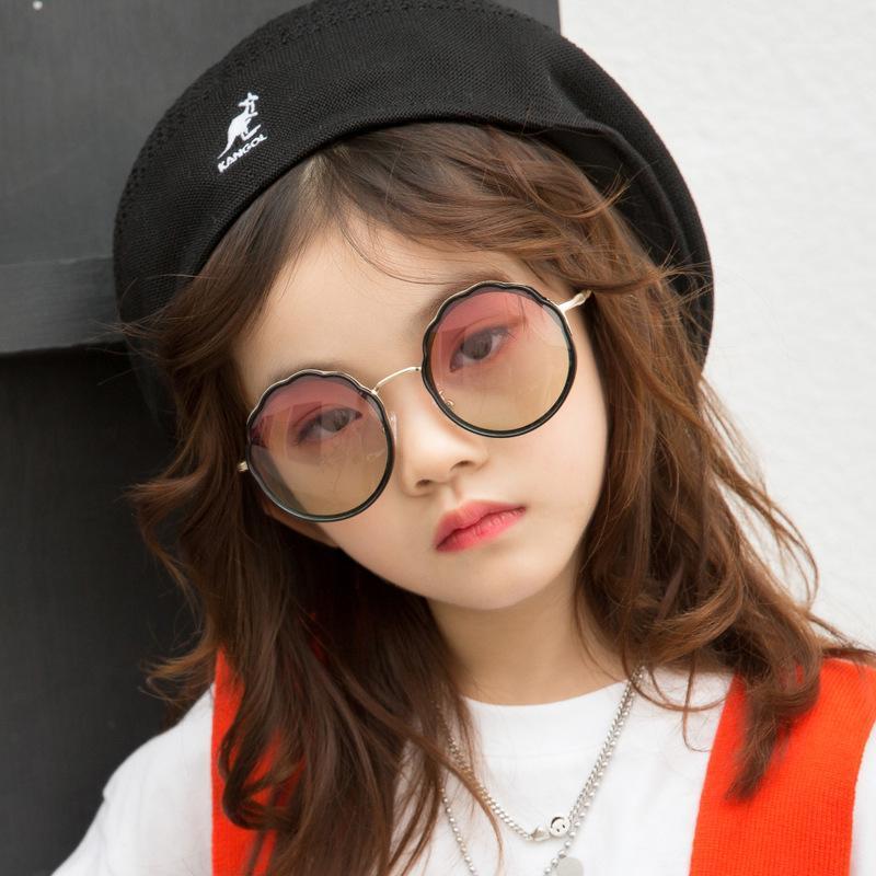 New fashion children's round frame glasses children's polarized sunglasses wholesale factory 3047 resin polarizers1
New fashion children's round frame glasses children's polarized sunglasses wholesale factory 3047 resin polarizers1