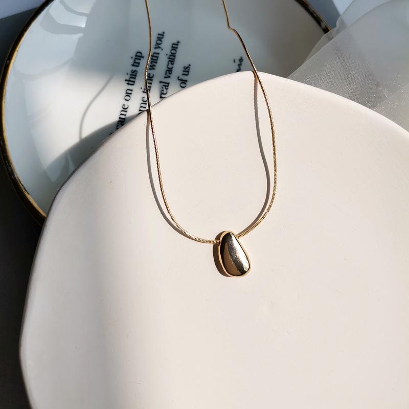 Minimalist Gold Color Metal Geometric Pendant Necklace for Women Ladies Alloy Irregular Coin Chokers Necklace Party Jewelry 2021
Minimalist Gold Color Metal Geometric Pendant Necklace for Women Ladies Alloy Irregular Coin Chokers Necklace Party Jewelry 2021