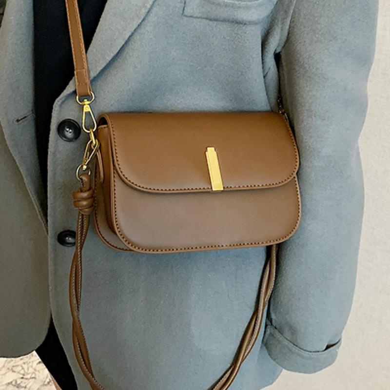 Trend Weave Shoulder Strap Square Bag with Lock Luxury PU Women Designer Crossbody Bag Casual Lady High-quality Leather Handbag, Black
Trend Weave Shoulder Strap Square Bag with Lock Luxury PU Women Designer Crossbody Bag Casual Lady High-quality Leather Handbag, Black