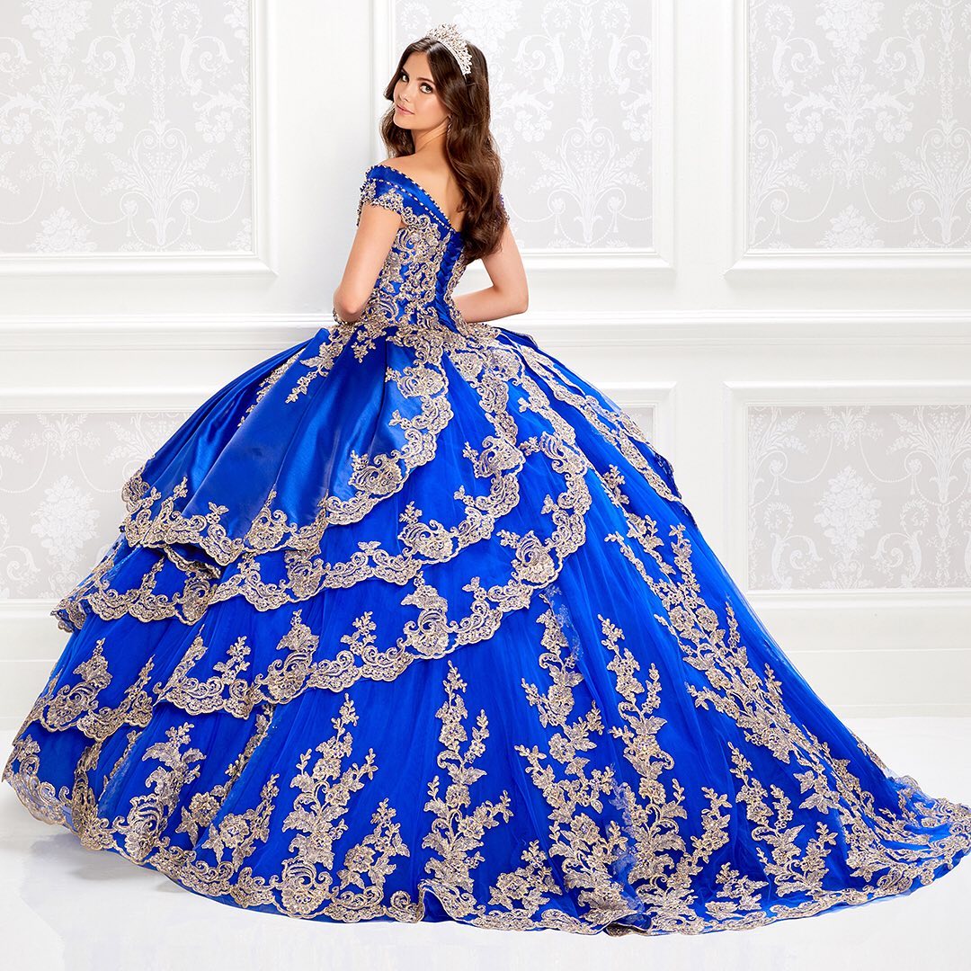 Royal Blue Beaded Ball Gown Quinceanera Dresses V Neck Lace Appliqued Prom Gowns Sweep Train Satin Tiered Sweet 15 Dress