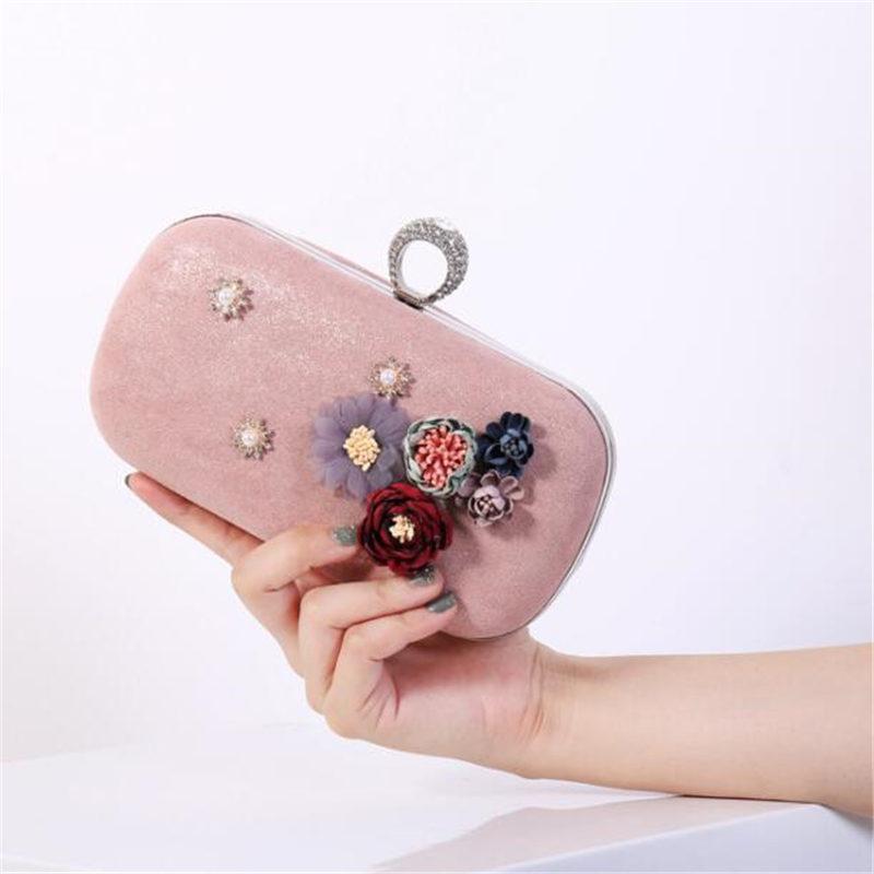 2020 women handmade flowers evening clutch bags wedding banquet purse for ladies diamond ring wallets with chain MN15791, Ivory
2020 women handmade flowers evening clutch bags wedding banquet purse for ladies diamond ring wallets with chain MN15791, Ivory