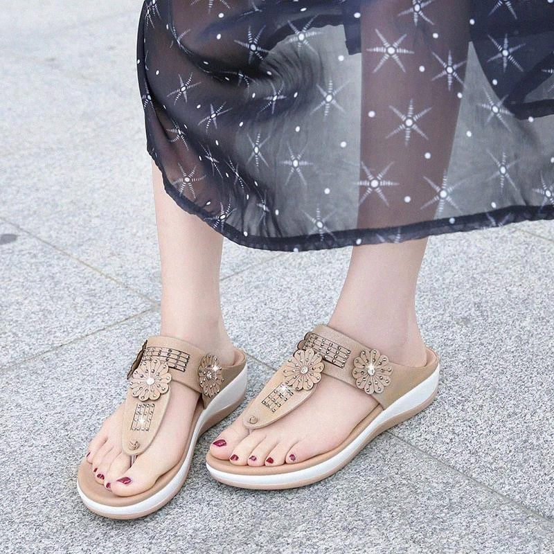 Women Summer Slip On PU Leather Clip Toe Slippers Ladies Flowers Light Comfort Shoes Woman Casual Platform Female Slipper 2020 #8o53, Black
Women Summer Slip On PU Leather Clip Toe Slippers Ladies Flowers Light Comfort Shoes Woman Casual Platform Female Slipper 2020 #8o53, Black