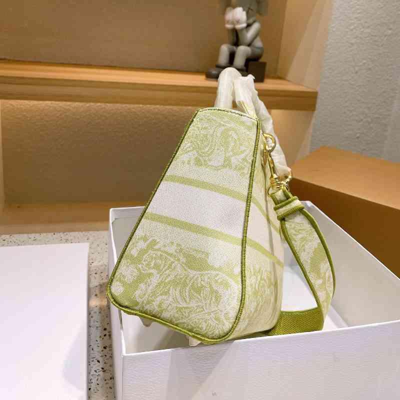 2022 C shopping cd bag cherry blossom flowers cavans Book Totes Designer handbag D bookbags Printed MINI tote embroidered bag large capacit, Customize
2022 C shopping cd bag cherry blossom flowers cavans Book Totes Designer handbag D bookbags Printed MINI tote embroidered bag large capacit, Customize