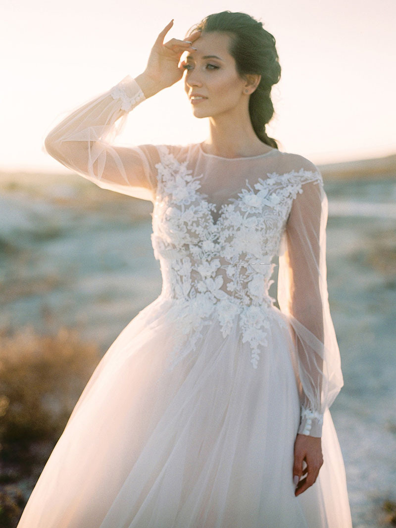 Pretty A Line Country Tulle Wedding Dresses Appliques Floral Lace Illusion Long Sleeves Outdoor Bridal Gowns Sheer Boho Beach Wedding Dress
