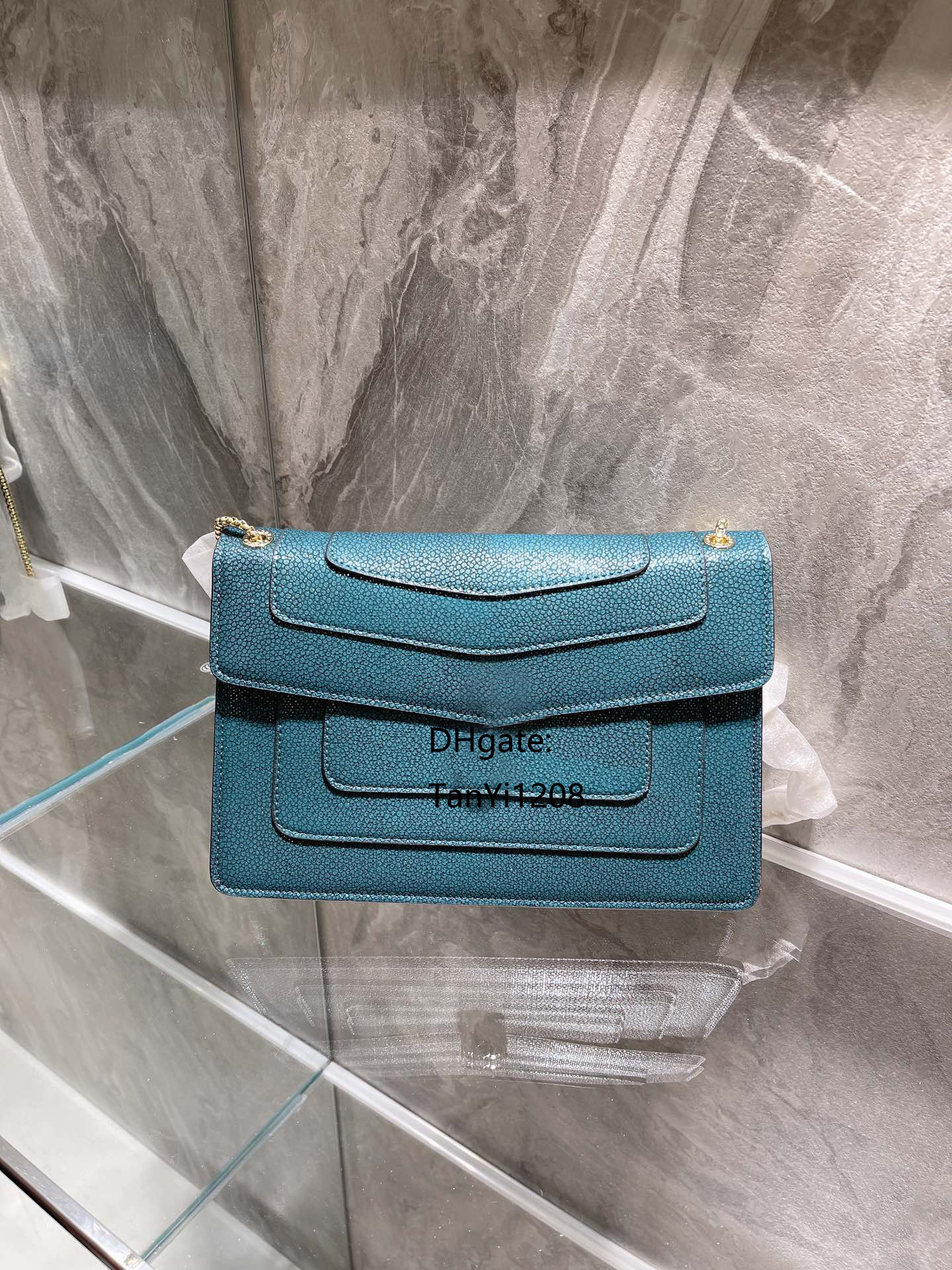 2021 New Fashion Luxury Designers Bags Genuine Leather Handbag Crossbody bag High Quality With Wholesale Price, Blue
2021 New Fashion Luxury Designers Bags Genuine Leather Handbag Crossbody bag High Quality With Wholesale Price, Blue
