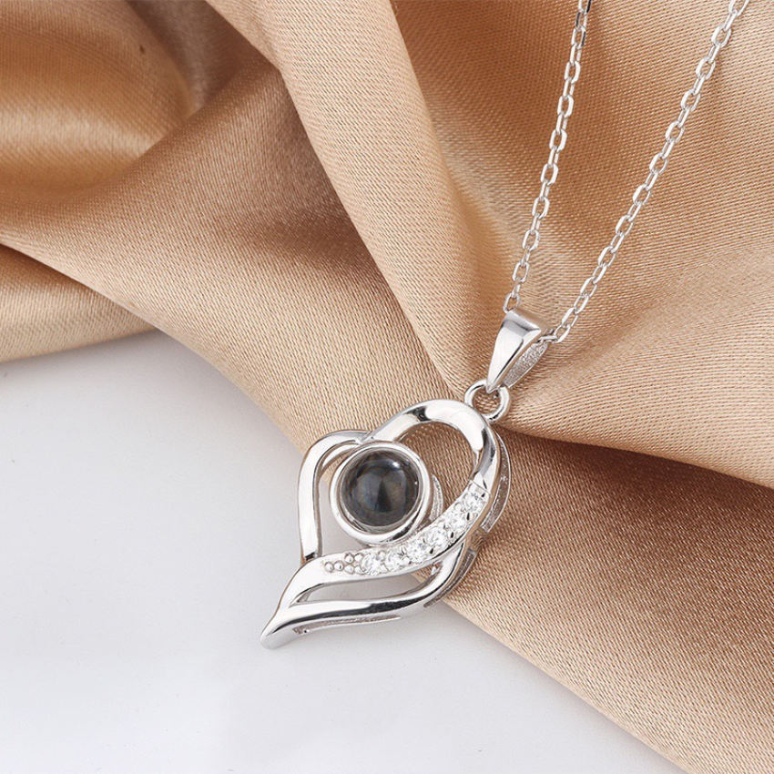 New love pearl starry sky moon gemstone pendant diamond necklace clavicle female rose gold gift for lover girlfriend
New love pearl starry sky moon gemstone pendant diamond necklace clavicle female rose gold gift for lover girlfriend