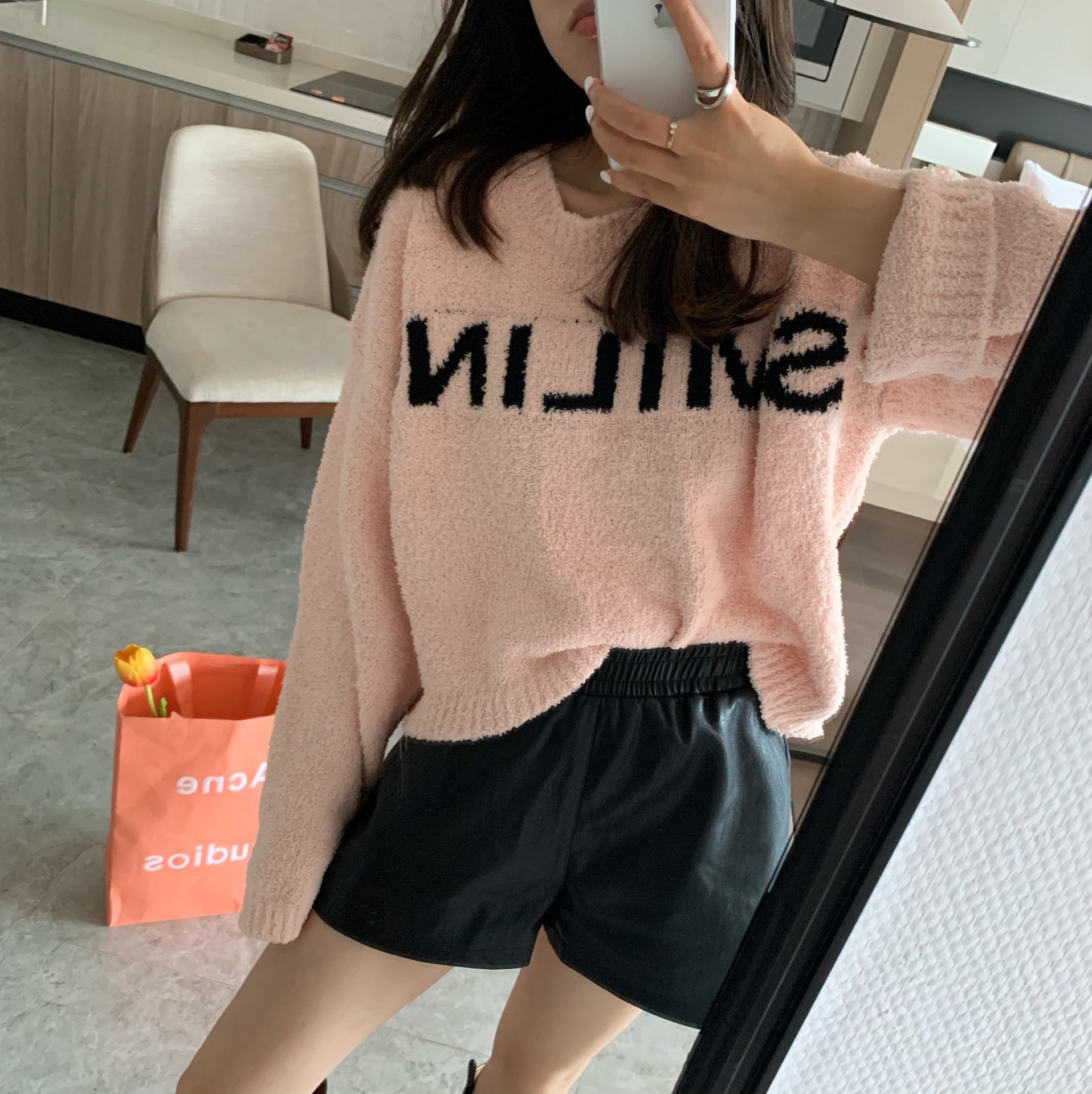 New Autumn 2021 New Plutonium Shorts Women Elastic Waistband Fashion Broad Leg-to-line Women' Leather Pants F6078 Lp7c 2G66, Black
New Autumn 2021 New Plutonium Shorts Women Elastic Waistband Fashion Broad Leg-to-line Women' Leather Pants F6078 Lp7c 2G66, Black