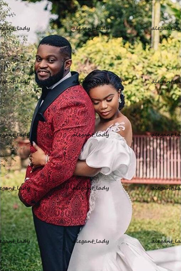 African Mermaid Wedding Dresses 3D-Floral Applique Lace Ruffles Satin Bridal Gown Sweep Train Custom Made Robe De Mariee