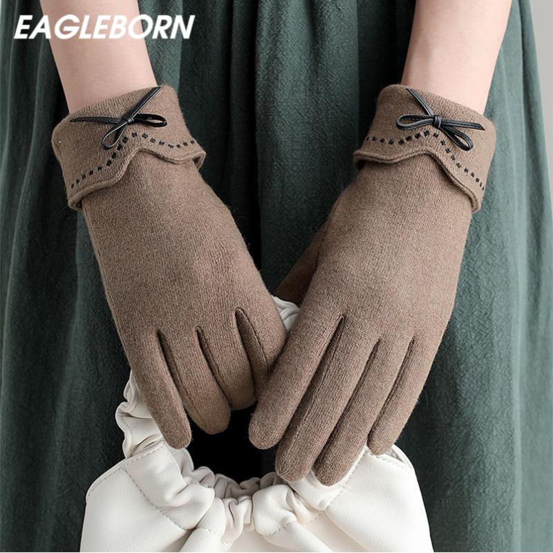 New Woman Cute Bowknot Woolen Gloves Finger Gloves Warm Fluffy Woman Winter Design Fashion Student Fashion
New Woman Cute Bowknot Woolen Gloves Finger Gloves Warm Fluffy Woman Winter Design Fashion Student Fashion