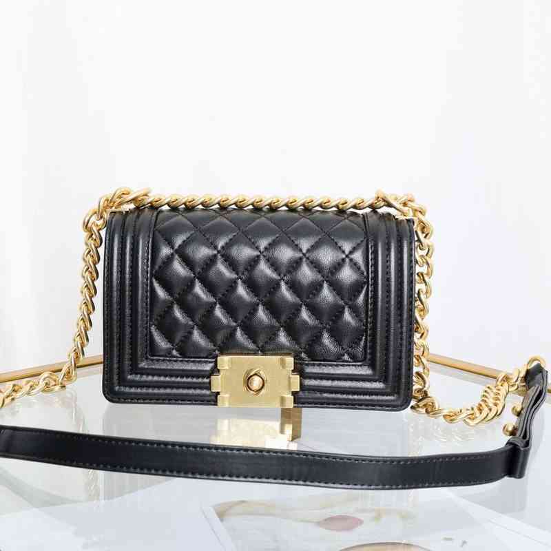 2021 new rhombus flap bag lambskin shoulder caviar BOY hot mom high-end female messenger fashionable style, Black gold
2021 new rhombus flap bag lambskin shoulder caviar BOY hot mom high-end female messenger fashionable style, Black gold