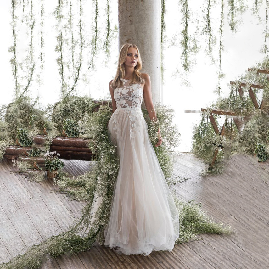 2021 Sexy Boho Beach Wedding Dresses Spaghetti Straps Appliqued Floral Lace Open Back Country Bridal Gowns Ivory Beige Bohemia Wedding Dress