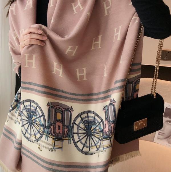 scarfs for women 100% Cashmere Scarf Double faced printing Long Best Quality Classic Brand Warm Scarves Pashmina Scarf A031
scarfs for women 100% Cashmere Scarf Double faced printing Long Best Quality Classic Brand Warm Scarves Pashmina Scarf A031
