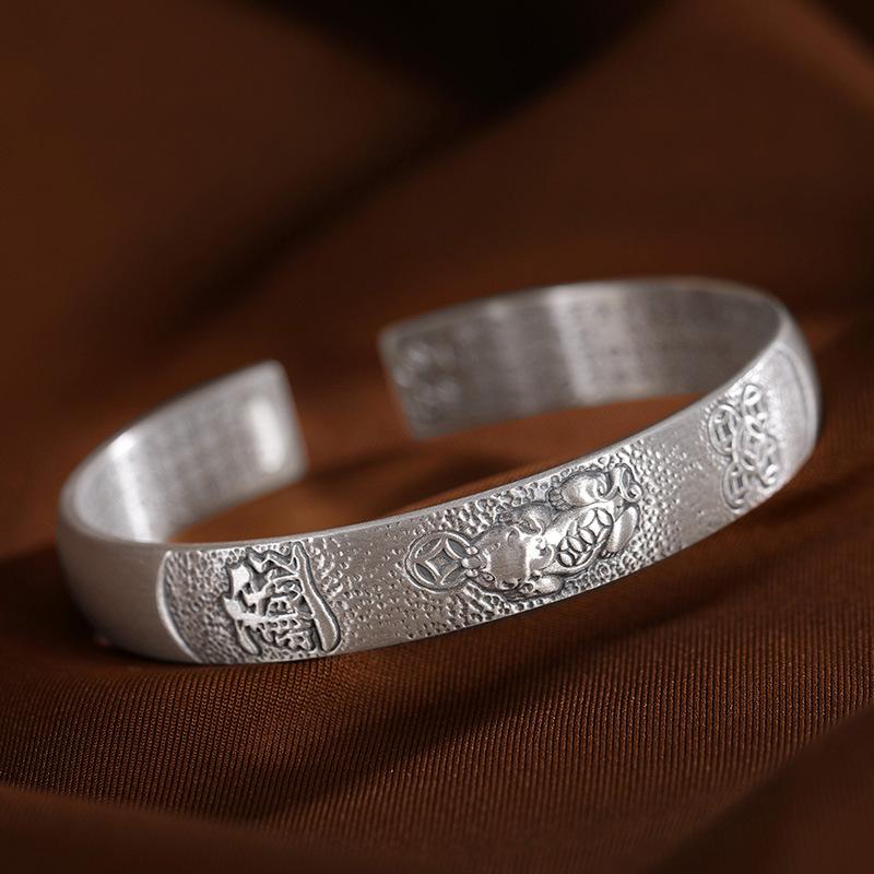 pure silver men's and women's Zhaocai Bracelet retro simple Heart Sutra Bracelet Silver Jewelry birthday gift
pure silver men's and women's Zhaocai Bracelet retro simple Heart Sutra Bracelet Silver Jewelry birthday gift
