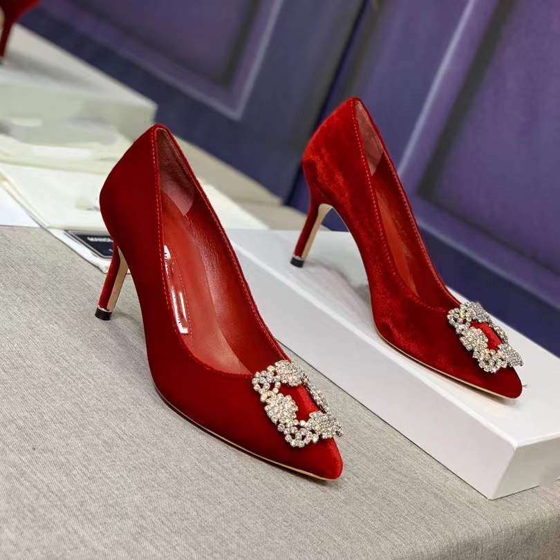 2022 Direct selling Quality women dress shoes Heel Designer Heels Wedding shoes Party Sexy silk Pointed Toe Sole Pumps Come With Logo dust bags withs box
2022 Direct selling Quality women dress shoes Heel Designer Heels Wedding shoes Party Sexy silk Pointed Toe Sole Pumps Come With Logo dust bags withs box