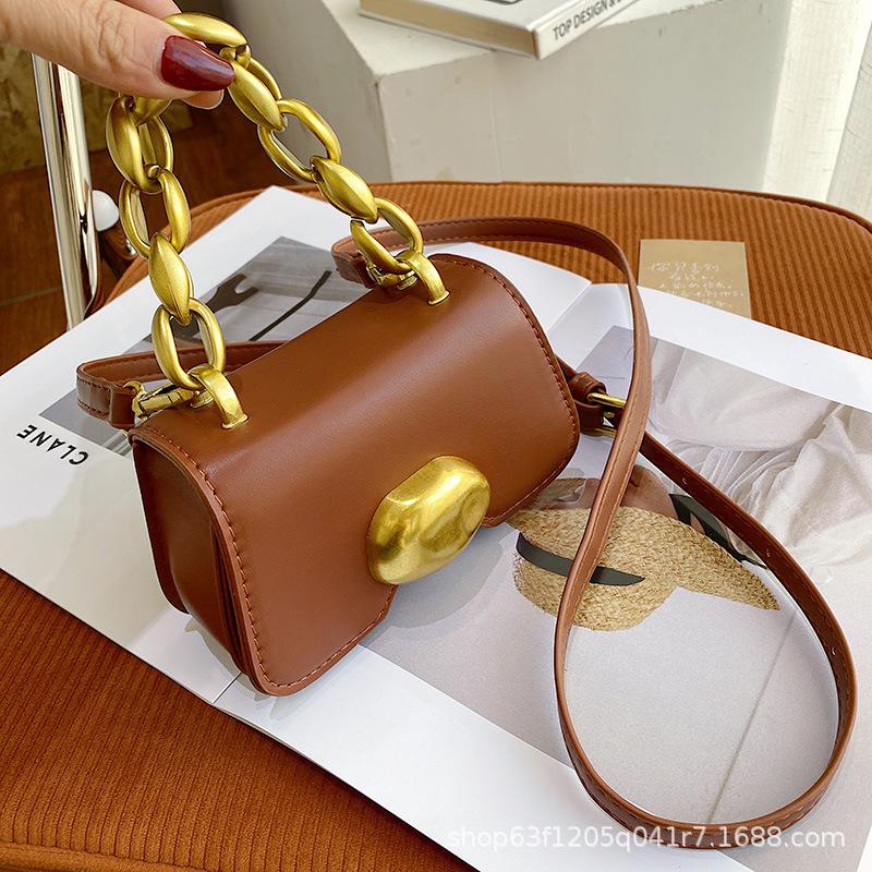 2021 Spring new solid-color chain one-shoulder sloping bag Korean version of the mini small square bag handbag trendy mini chain, Black
2021 Spring new solid-color chain one-shoulder sloping bag Korean version of the mini small square bag handbag trendy mini chain, Black