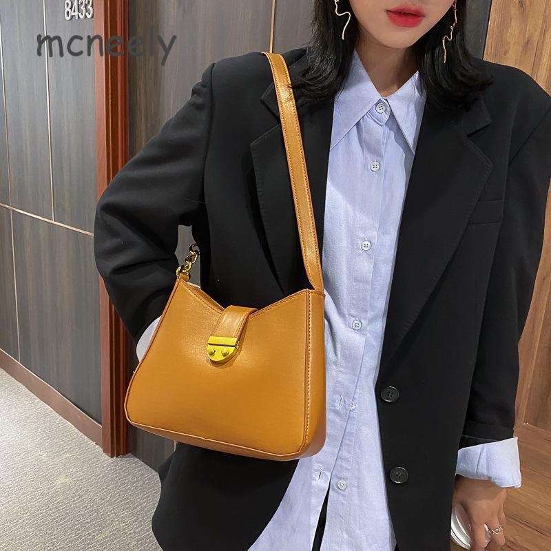 Autumn and Winter New Small Bag Women's Bag Retro Fashion Simple Single Shoulder Armpit Korean Version Net Red Chain, As picture
Autumn and Winter New Small Bag Women's Bag Retro Fashion Simple Single Shoulder Armpit Korean Version Net Red Chain, As picture