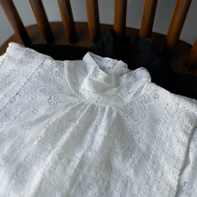 2020 Spring Korean Blouse Women White Lace Turtleneck Lantern Sleeve Shirt Hollow Out Vinatge Elegant Ladies Tops T200321