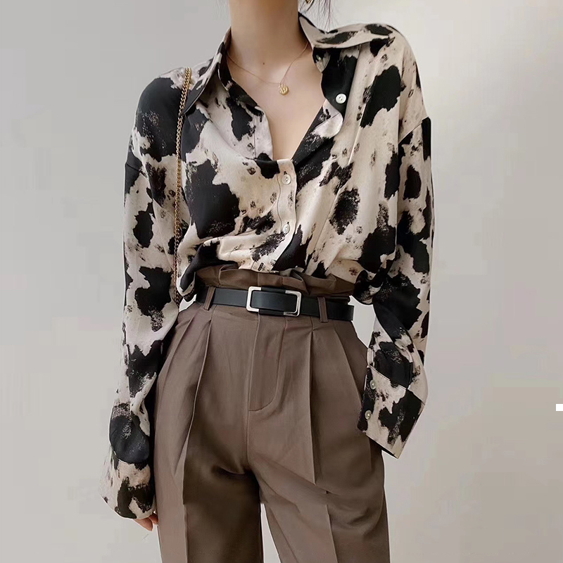 Leopard 2021 New Cow Long Sleeve Designer Shirt Autumn Luxury Vintage Woman Tops Streetwear Clothes HJIP
Leopard 2021 New Cow Long Sleeve Designer Shirt Autumn Luxury Vintage Woman Tops Streetwear Clothes HJIP