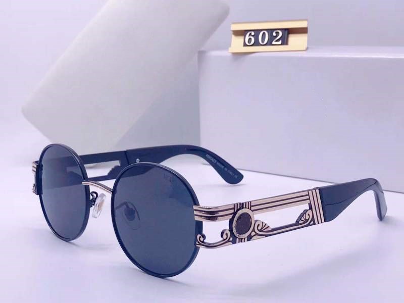 Luxury 602 designer sunglasses Polarizing Sunglasses Wrap Sunglasses Full Frame Coating Mirror Lens Carbon Fiber Legs Summer Style with box
Luxury 602 designer sunglasses Polarizing Sunglasses Wrap Sunglasses Full Frame Coating Mirror Lens Carbon Fiber Legs Summer Style with box