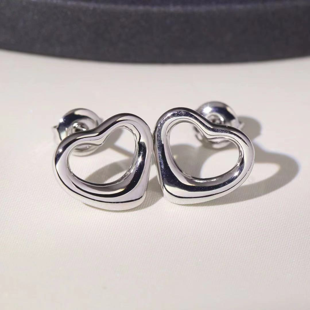 2021 fashion earrings silver rose gold earrings womens stainless steel jewelry stud heart earrings men earring
2021 fashion earrings silver rose gold earrings womens stainless steel jewelry stud heart earrings men earring