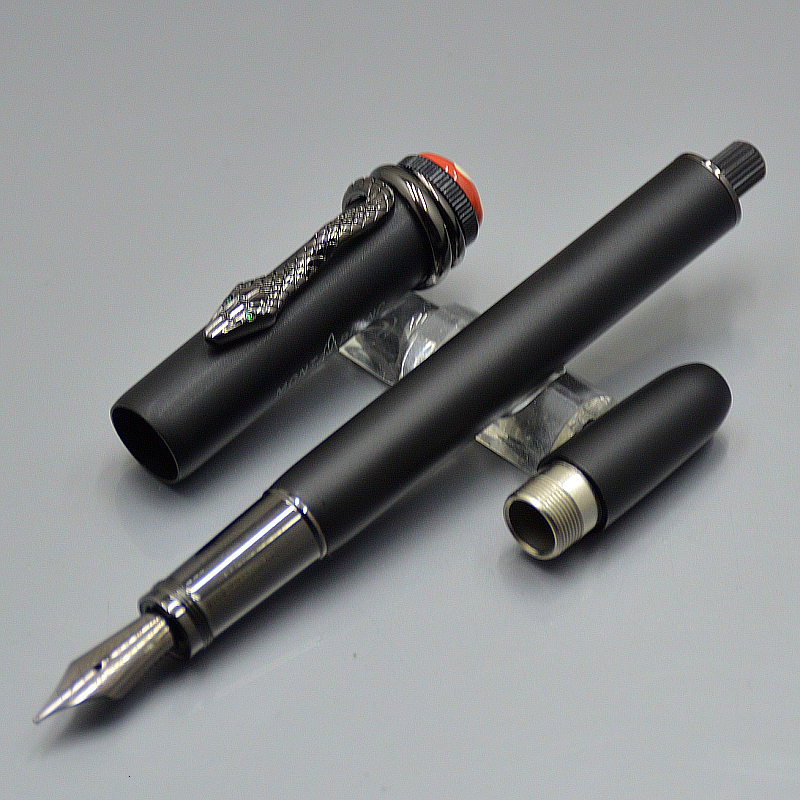 Sell Well Heritage Series Matte Black Snake Head Clip Fountain Pen Fine Office Stationery Fashion Calligraphy Ink Pens Gift ( No Box )
Sell Well Heritage Series Matte Black Snake Head Clip Fountain Pen Fine Office Stationery Fashion Calligraphy Ink Pens Gift ( No Box )