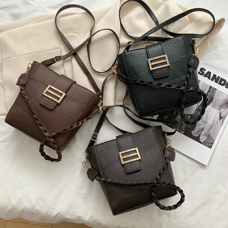 2021 Winter Texture Niche Design Bucket Bag Female New All-match Messenger Bag Handbag Shoulder Bags Women 2021, Coffee
2021 Winter Texture Niche Design Bucket Bag Female New All-match Messenger Bag Handbag Shoulder Bags Women 2021, Coffee