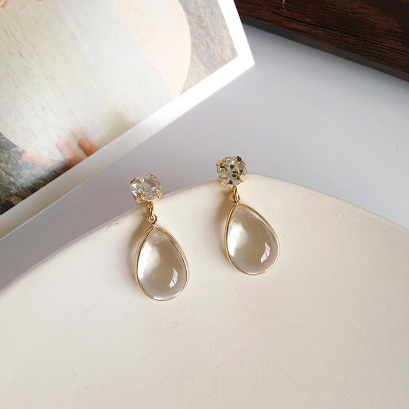 S925 needle Clear Resin Earrings Metal Alloy Golden Plating High Quality Crystal Teardrop Earrings For Women Jewelry Gifts
S925 needle Clear Resin Earrings Metal Alloy Golden Plating High Quality Crystal Teardrop Earrings For Women Jewelry Gifts
