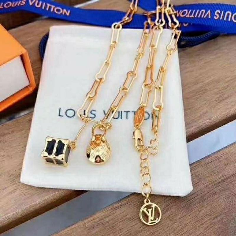 New Women's Necklace Titanium Steel Bracelet Temperament with A Stylish Thick Necklace Casual Trend
New Women's Necklace Titanium Steel Bracelet Temperament with A Stylish Thick Necklace Casual Trend