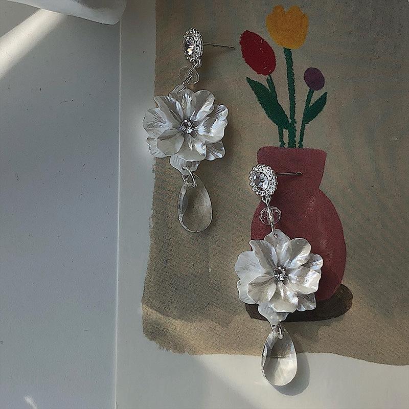 Origin Summer Luxury CZ Zirconia Pearl Flowers Dangle Earings for Women Hot Transparent Waterdrop Party Earings Wholesale
Origin Summer Luxury CZ Zirconia Pearl Flowers Dangle Earings for Women Hot Transparent Waterdrop Party Earings Wholesale