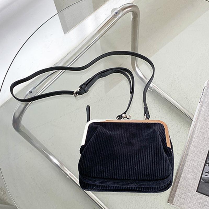 Female Corduroy Clip Bag Retro Ladies Messenger Bag Niche Design Woman Handbag Winter 2021 Crossbody for Female, Beige
Female Corduroy Clip Bag Retro Ladies Messenger Bag Niche Design Woman Handbag Winter 2021 Crossbody for Female, Beige