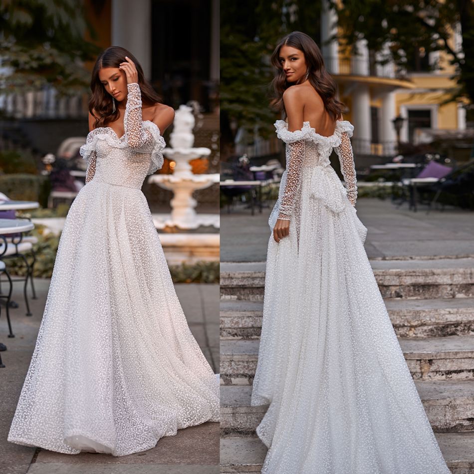 Luxury A-Line Wedding Dresses Off Shoulder Long Sleeves Lace Appliques Bridal Gowns Custom Made Backless Sweep Train Wedding Dress, Pink
Luxury A-Line Wedding Dresses Off Shoulder Long Sleeves Lace Appliques Bridal Gowns Custom Made Backless Sweep Train Wedding Dress, Pink