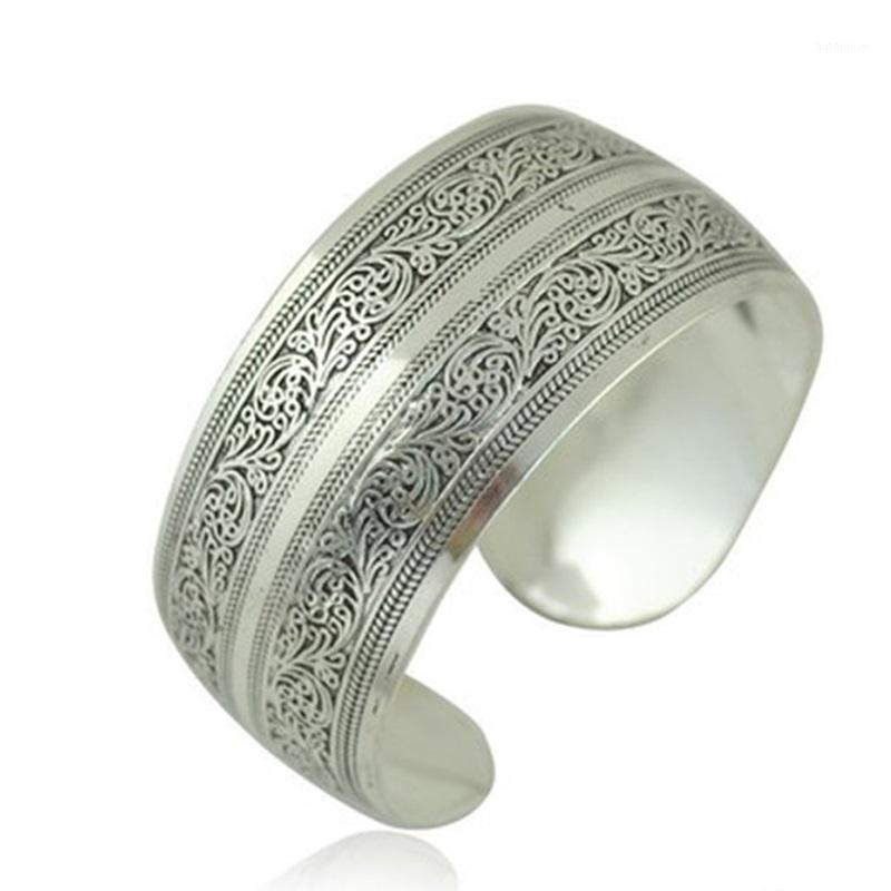 Gypsy Ethnic Square Flower Metal Carved Wide Bangles Tibetan Silver Color Vintage Retro Tribal Bracelet Bangle Cuff For Women1
Gypsy Ethnic Square Flower Metal Carved Wide Bangles Tibetan Silver Color Vintage Retro Tribal Bracelet Bangle Cuff For Women1