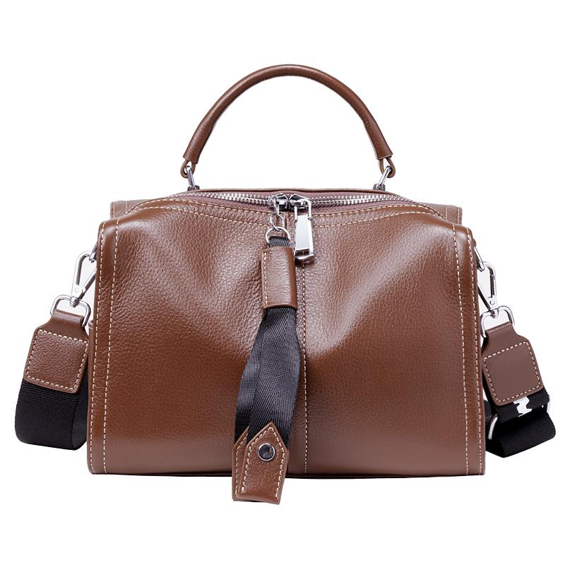 Retro Large Capacity Bag Female 2021 New Trendy Top Layer Cowhide Boston Bag Portable Messenger Leather Female, Black
Retro Large Capacity Bag Female 2021 New Trendy Top Layer Cowhide Boston Bag Portable Messenger Leather Female, Black