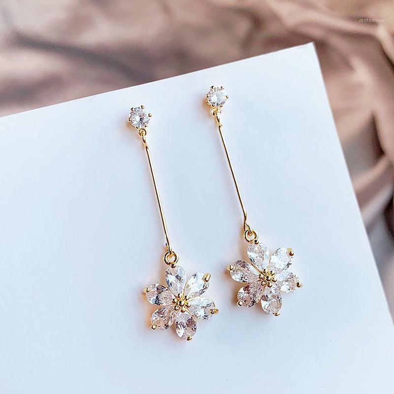 Dominated new 2020 selling Korean delicate Cubic Zirconia flowers Long fashion Classic style Drop earrings Women Jewelry shiny1
Dominated new 2020 selling Korean delicate Cubic Zirconia flowers Long fashion Classic style Drop earrings Women Jewelry shiny1