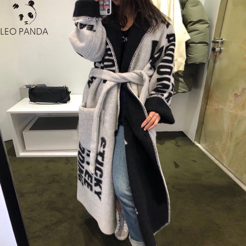 Winter Turkey Women's Print Latter Woolen coat V-Neck Real Fur Coat Full Pelt Colorful Long Slim Woolen coat, As show
Winter Turkey Women's Print Latter Woolen coat V-Neck Real Fur Coat Full Pelt Colorful Long Slim Woolen coat, As show