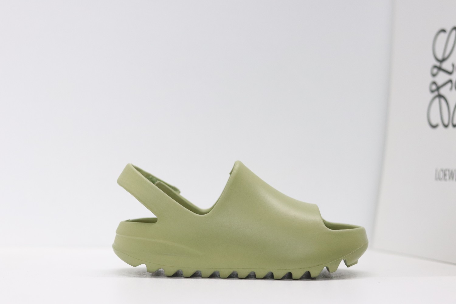 Slippers casual comfortable kids children 35 y Slides slippers core earth brown bone orange soot outdoor fashion beach boys girls luxury summer sandals, Tyztx02
Slippers casual comfortable kids children 35 y Slides slippers core earth brown bone orange soot outdoor fashion beach boys girls luxury summer sandals, Tyztx02