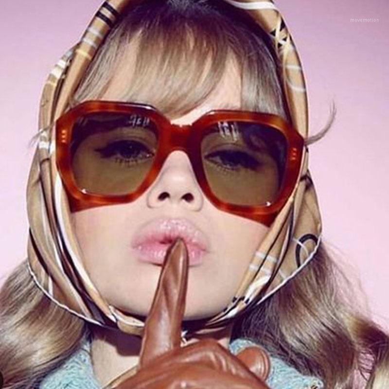 2020 Fashion Sexy Retro Lrregular border Sunglasses Women Vintage Brand Designer PC Red Black Sun Glasses For Female Ladies UV401
2020 Fashion Sexy Retro Lrregular border Sunglasses Women Vintage Brand Designer PC Red Black Sun Glasses For Female Ladies UV401
